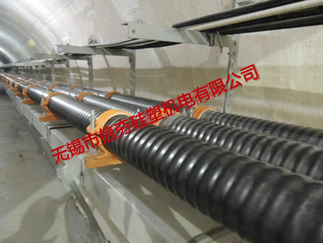 {隧道}220kV市南（过江）隧道改造用复合材料电缆支架、夹具使用实例-1