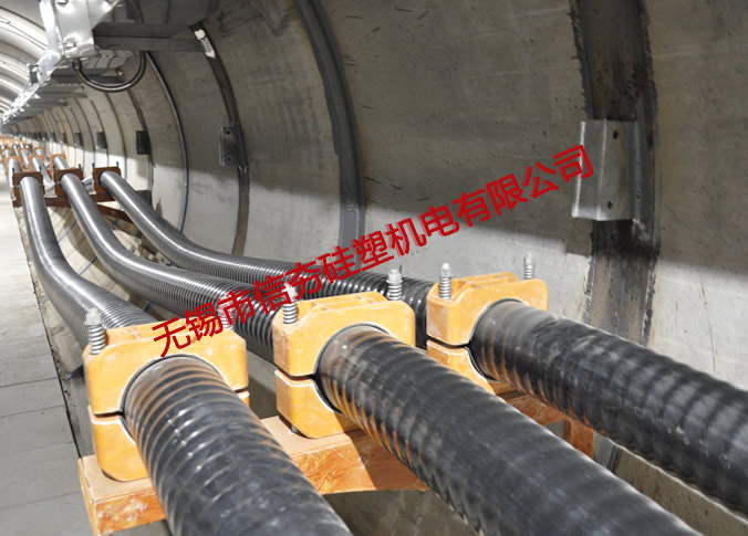 {隧道}220kV西区电厂复合材料电缆支架使用实例-1